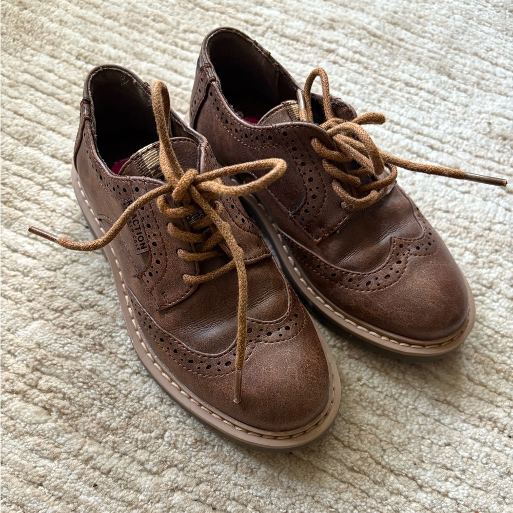 Boys Kenneth Cole brown dress shoes 11